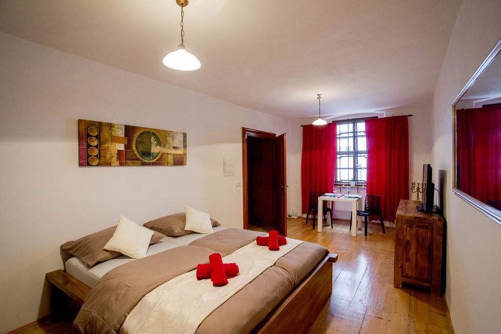 Marianska 5 *